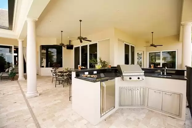 Outdoor Living Spaces - Outdoor Kitchen